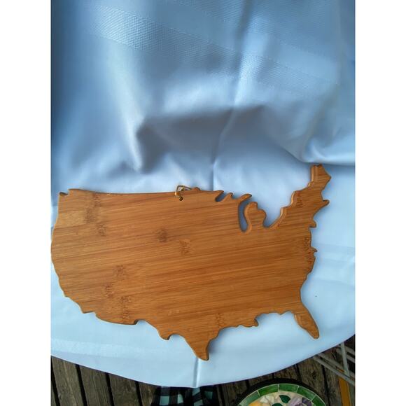 All Wood Cutting Serving Board shaped like America / USA / United States EUC - Picture 5 of 14